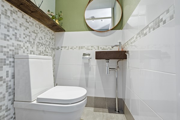 Bathroom 5.jpg